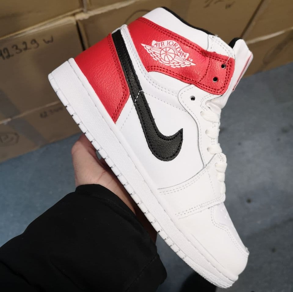 

Air Jordan 1 Retro High White Red Fur (Зима) | кроссовки женские; белые/красные; осенние/весенние 41, Белый