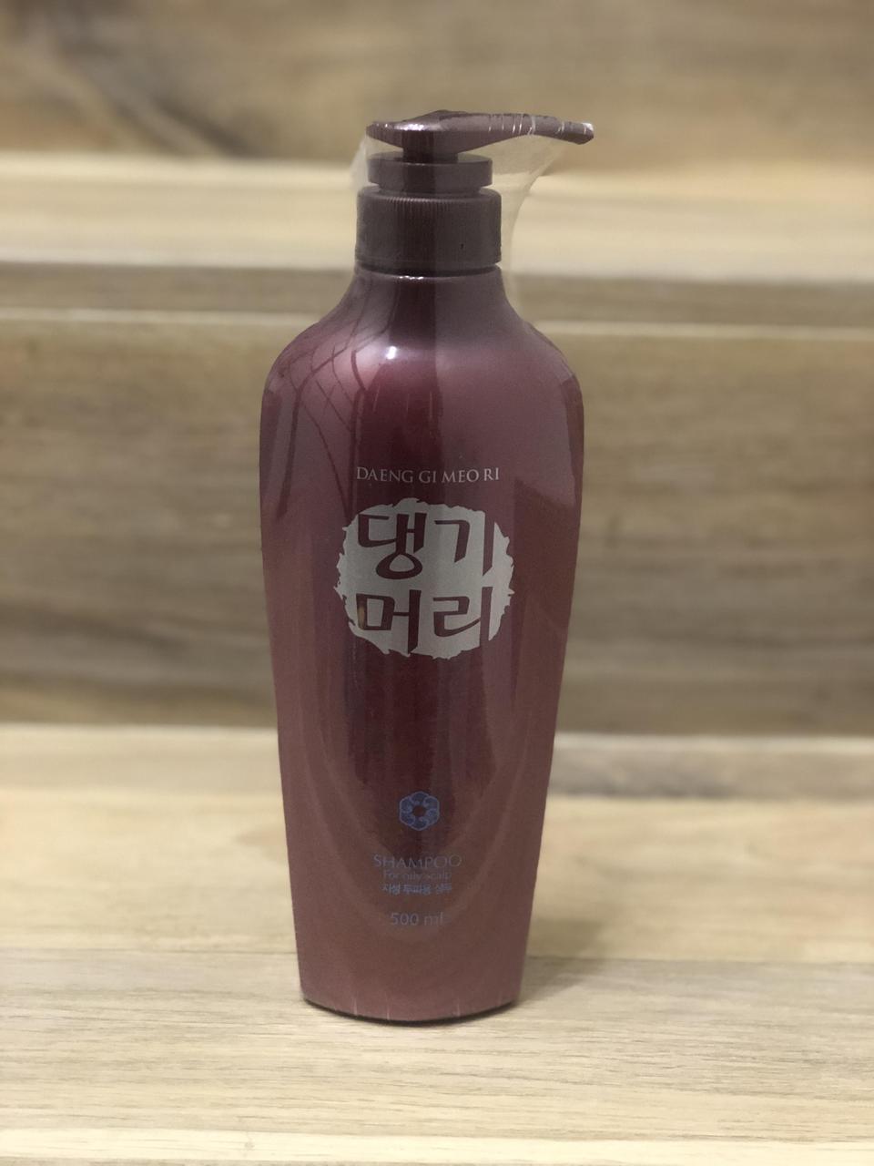 

Шампунь для жирной кожи головы Daeng Gi Meo Ri Shampoo For Oily Scalp 500