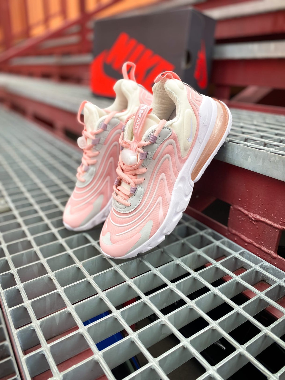 

Женские Кроссовки Nike air max 270 React, Розовый