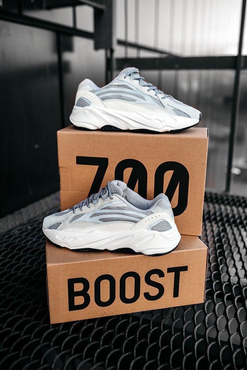 

Женские кроссовки Adidas Yeezy Boost 700 v2 "Static" / Адидас Изи 700 в2 Белые 39, Белый