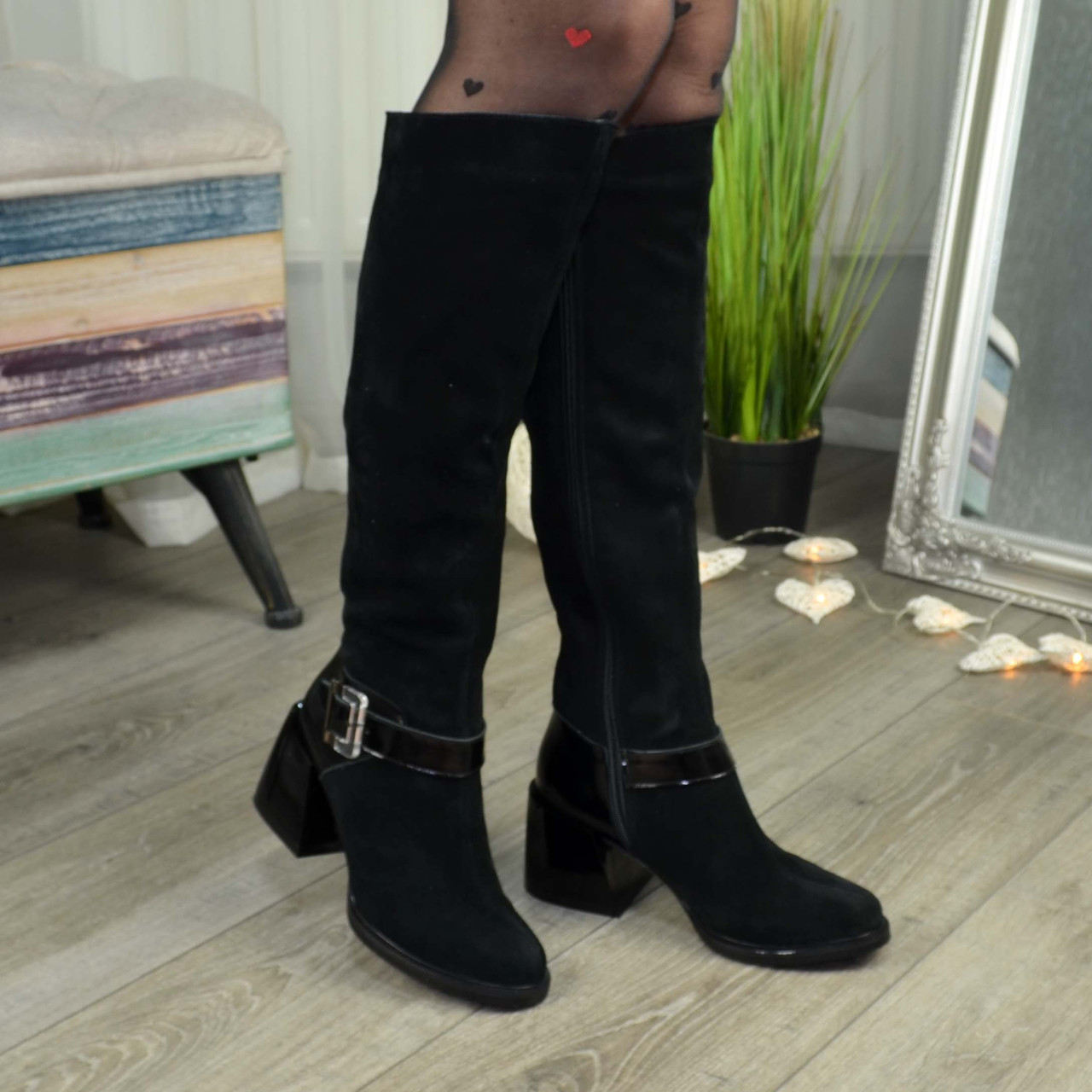 Высокие черные женские сапоги на каблуке. Натуральная замша и лаковая кожа