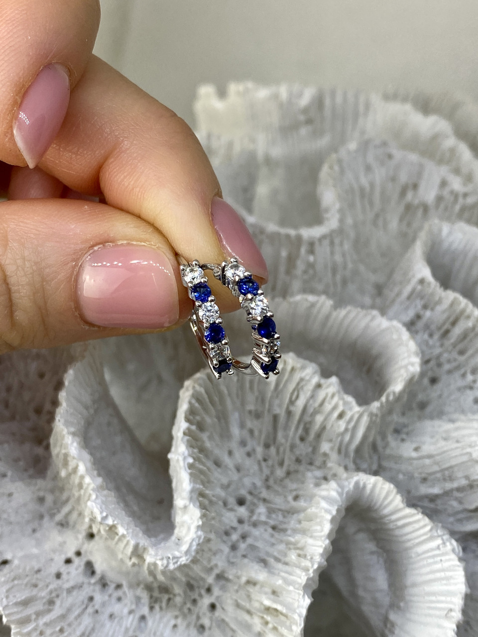 

Серебряные серьги с фианитами Блеск