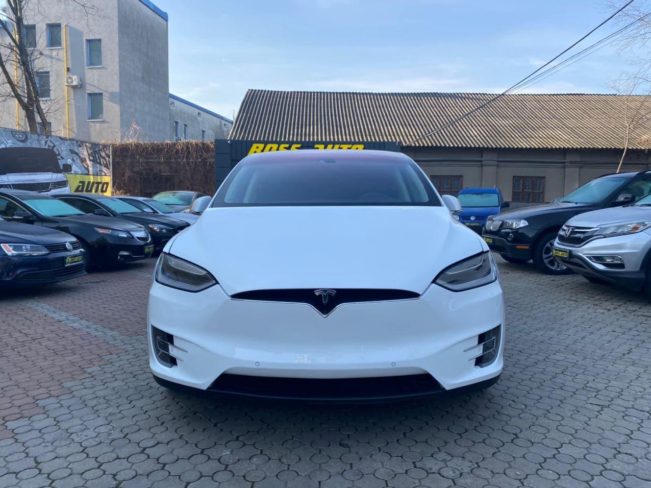 

Tesla Model X 2016, Белый