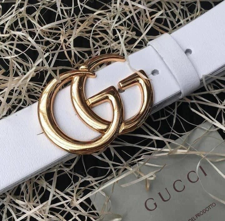 

Ремень белый кожаный Gucci Гуччи реплика с золотой бляшкой 120