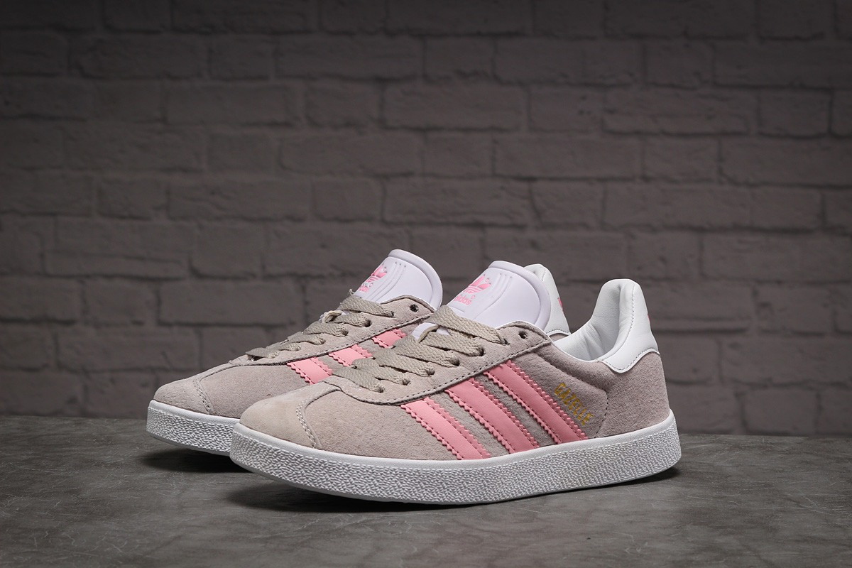 

Кроссовки женские 17933, Adidas Gazelle, серые, [ 36 37 38 39 40 41 ] р. 41-25,5см., Серый