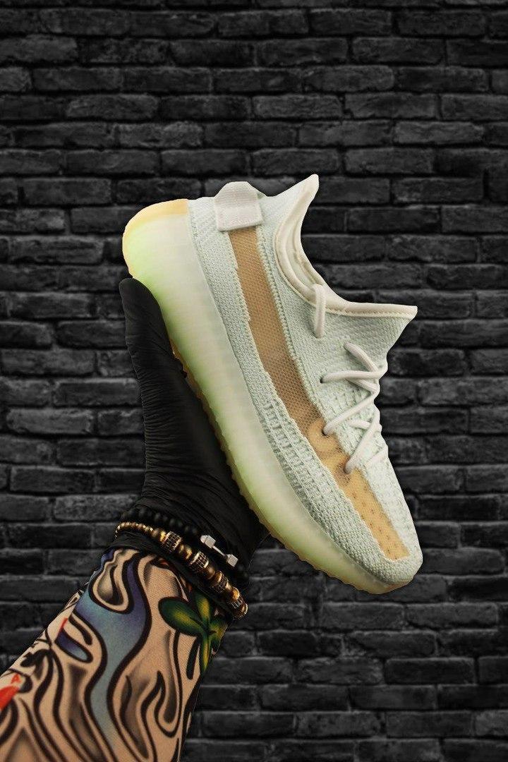 

Adidas Yeezy Boost 350 V2 Hyperspace 37