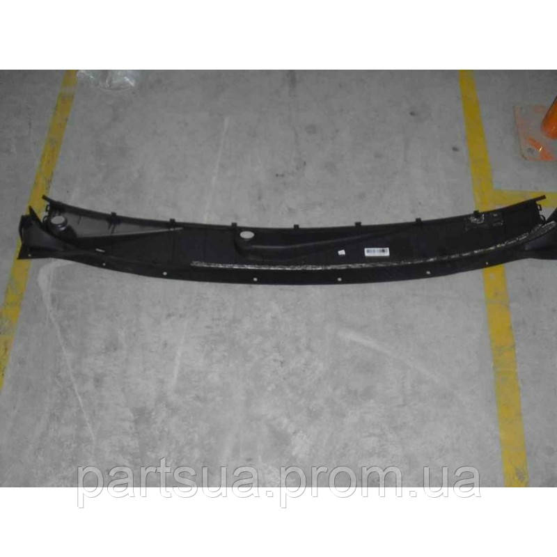 

Накладка лобового стекла нижняя Geely Emgrand (Джили Эмгранд) EC-7 1068001610