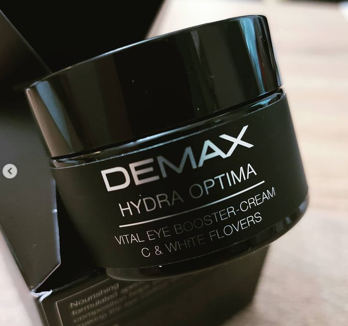 

УВЛАЖНЯЮЩИЙ КРЕМ ДЛЯ ЗОНЫ ВОКРУГ ГЛАЗ ВИТАМИН С И БЕЛЫЕ ЦВЕТЫ Demax HYDRA OPTIMA VITAL EYE CREAM С+WHITE FLOWE