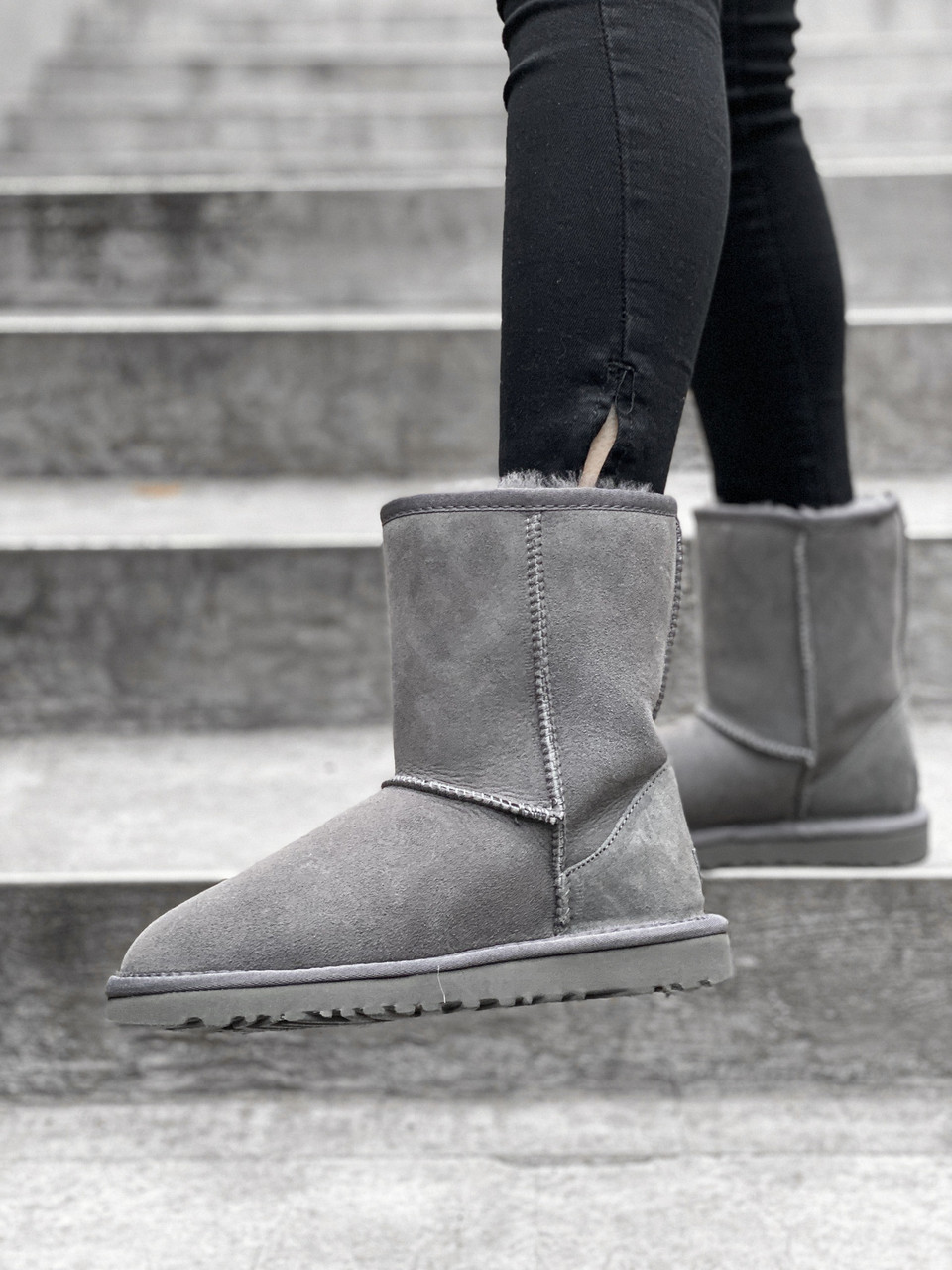 

Угги женские Ugg Australia CLASSIC серые, натуральная замша, овчина, код PL-0139