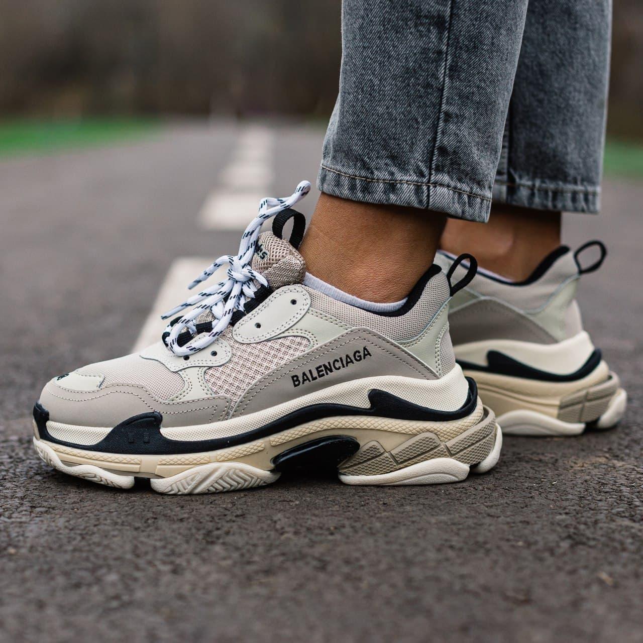 

Женские кроссовки Balenciaga Triple S Black Beige / Баленсиага Трипл С Черные Бежевые 38, Бежевый