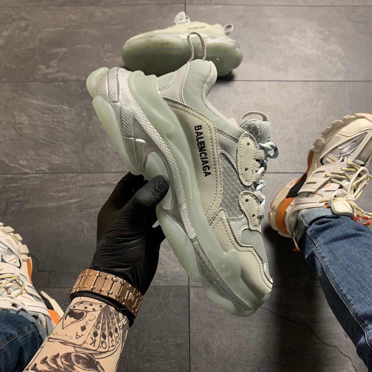 

Женские кроссовки Balenciaga Triple S Clear Sole Grey White / Баленсиага Трипл С Серые Белые, Белый