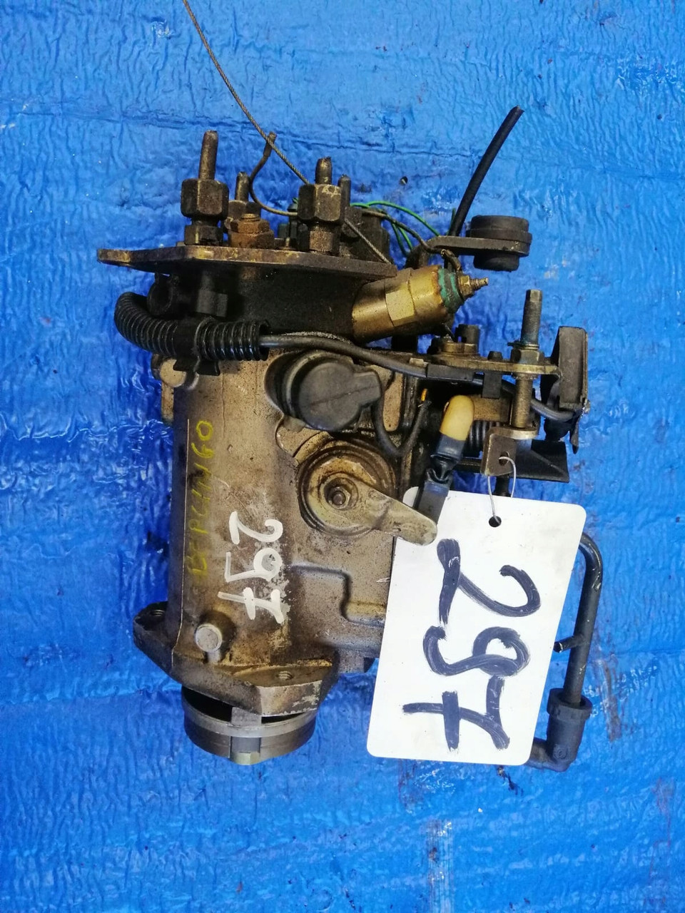 

Топливный насос высокого давления ТНВД Berlingo 1.9 D R8445B134E LUCAS Под заказ 2-5дн