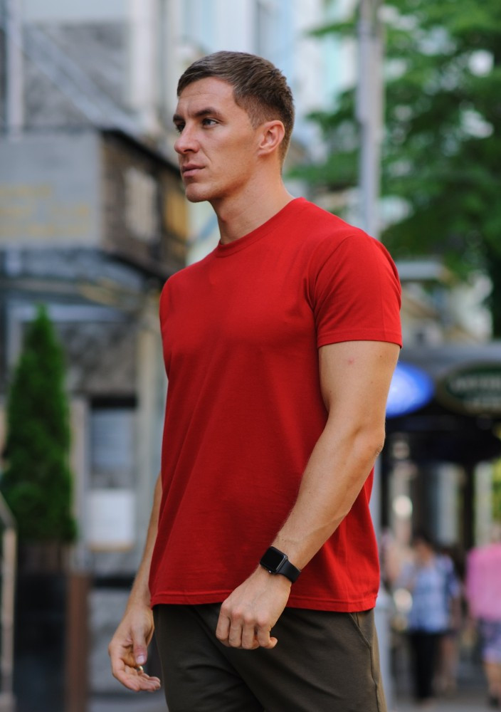 

Красная мужская футболка, Красный
