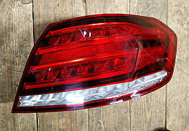 Ліхтар задній правий зовнішній Mercedes E-Class (W212) рестайл LED б/у (A2129060803)