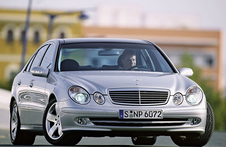 

Стекло фары Mercedes E-CLASS W211 2002-2009 правое