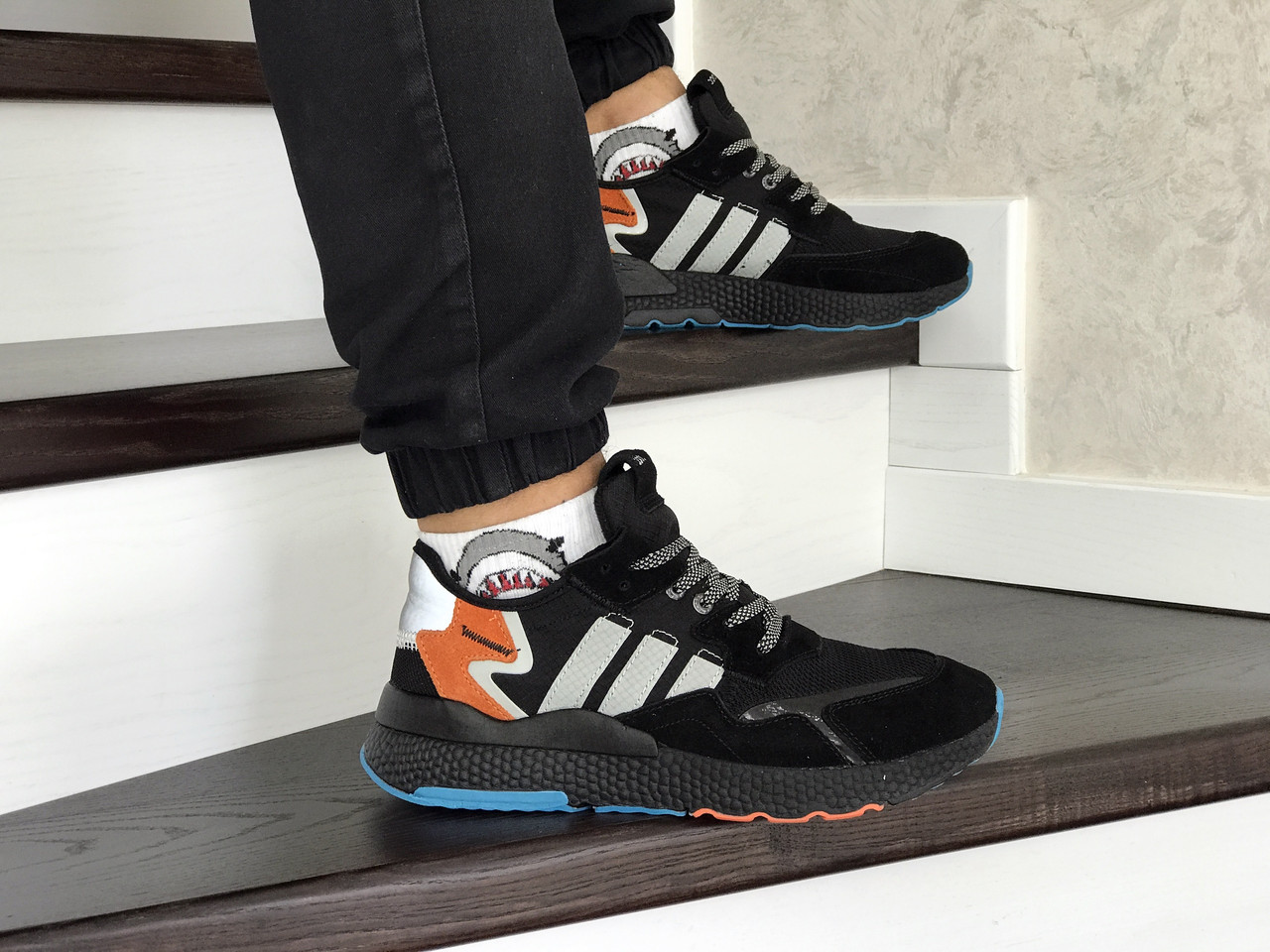 

Мужские кроссовки в стиле Adidas Адидас Nite Jogger Boost, черные с серым 44 (28 см), Черный