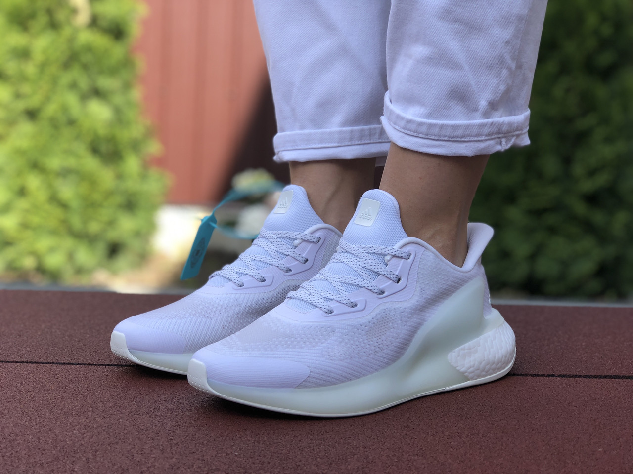 

Женские кроссовки в стиле Adidas Адидас Alphaboost, белые 38 (24,1 см), Белый