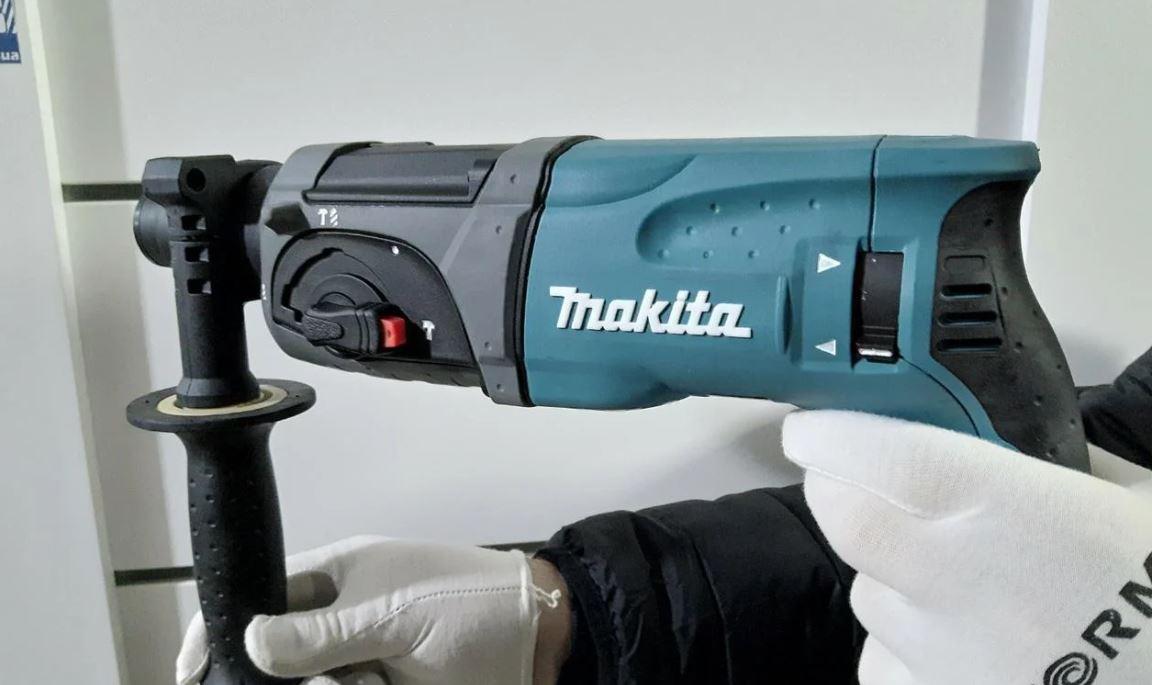 

Профессиональный перфоратор Makita HR2470F 780 Вт, 2.4 Дж Макита