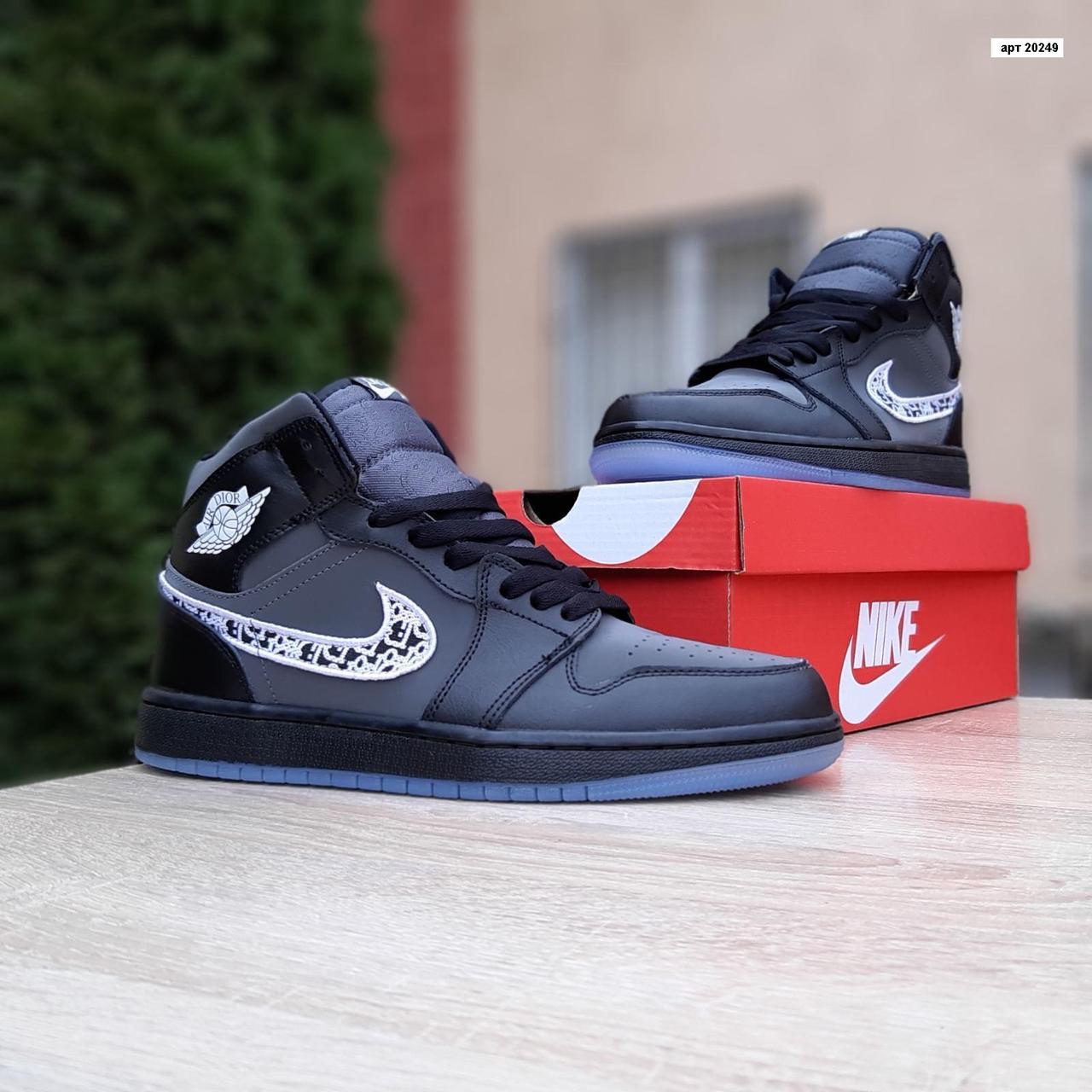 

Мужские кроссовки в стиле Jordan 1 Retro High, черные. 43 (27,5 см), Черный