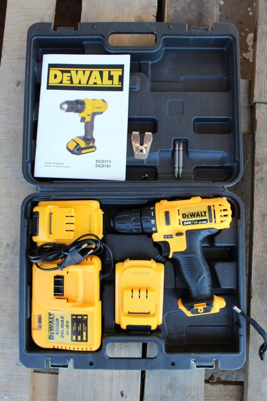 

Аккумуляторный шуруповерт Dewalt DCD 771 24v/4 Ah 2020 год Profi model