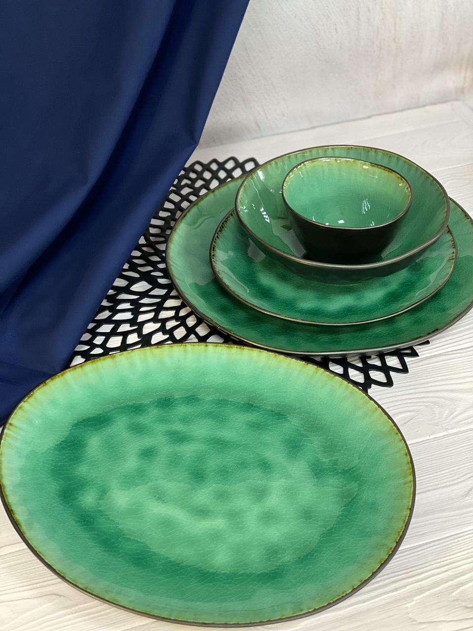 Керамічна тарілка зеленого кольору професійний посуд для кафе ресторанів і вдома 27х23 см