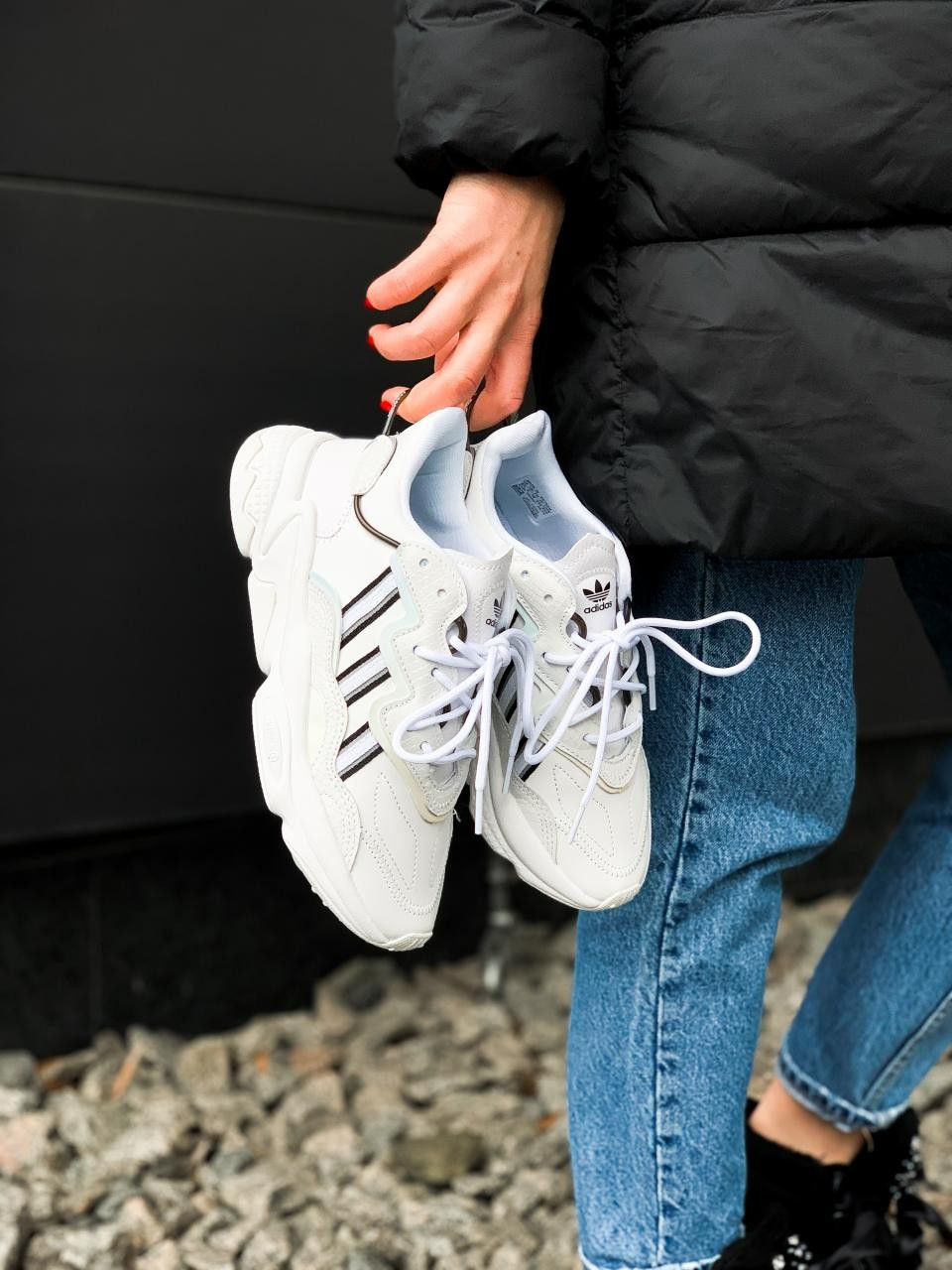 

Кроссовки женские Adidas Ozweego White реплика 39 Chameleon, Белый с черным