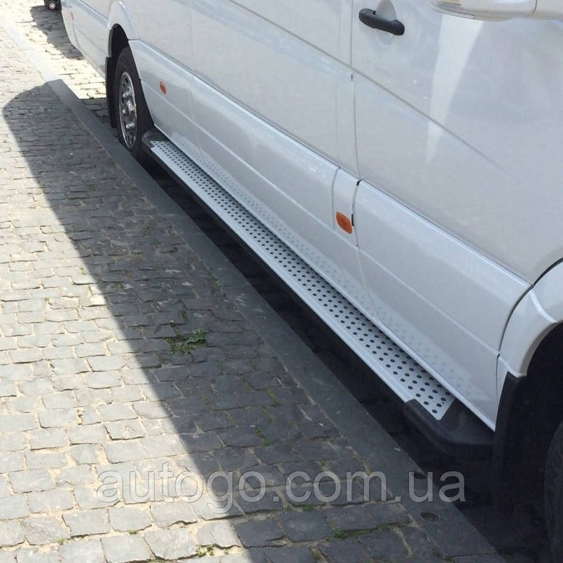 

Алюминиевые пороги Allmond Grey Volkswagen Crafter на среднюю базу