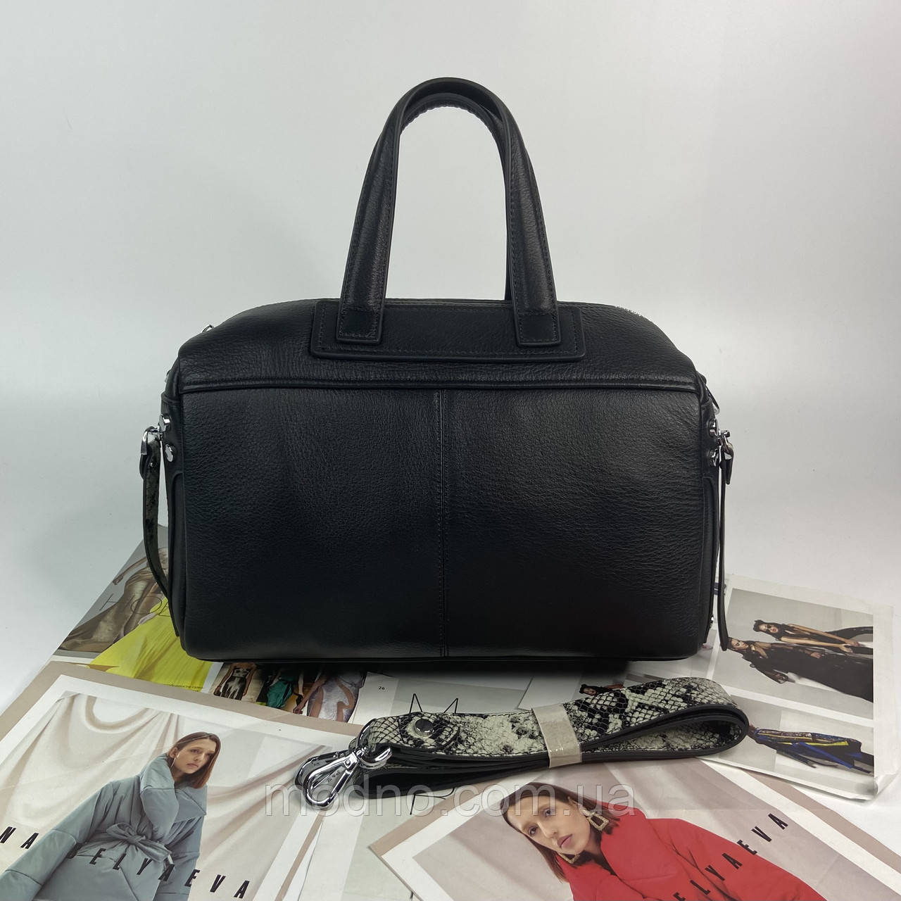 

Женская кожаная сумка бочонок на плечо с широким ремешком Polina & Eiterou чёрная, Черный