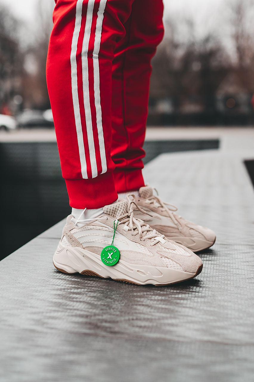 

Мужские кроссовки Adidas Yeezy Boost 700 v2 NEW 2019 Analog / Адидас Изи 700 в2 Бежевые, Бежевый