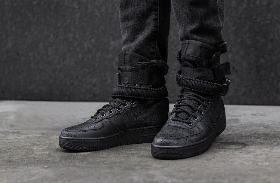 

Мужские кроссовки Nike Special Field Air Force 1 Black / Найк СФ Аир Форс 1 Черные 42, Черный