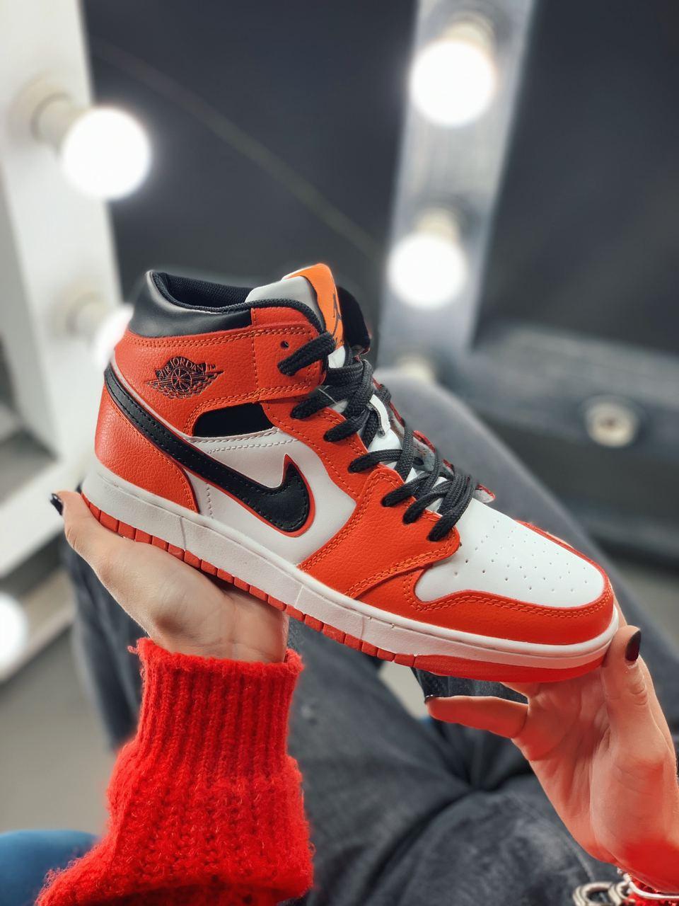 

Женские кроссовки Nike Air Jordan1 Orange Black White / Найк Аир Джордан 1 Оранжевые Черные Белые, Оранжевый