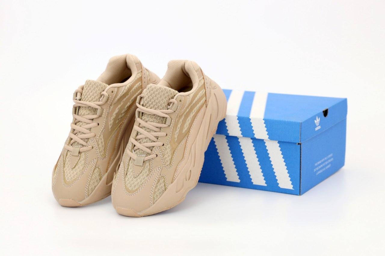 

Женские кроссовки Adidas Yeezy Boost 700 Beige / Адидас Изи Буст 700 Бежевые 37, Бежевый