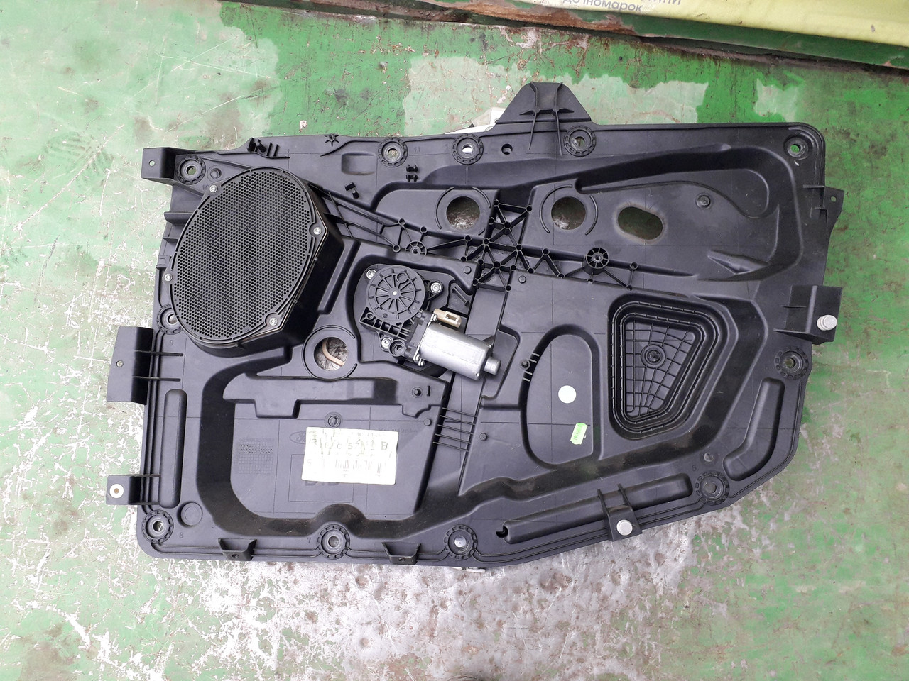 

Стеклоподъемник правый передний для Ford Fiesta 2005