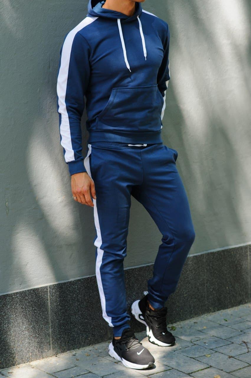 Спортивный костюм на весну мужской. Спортивный костюм найк с лампасами тёмно синий мужские. Спортивный костюм Nike мужской с лампасами. Костюм adidas синий с лампасами. Синий спортивный костюм мужской.