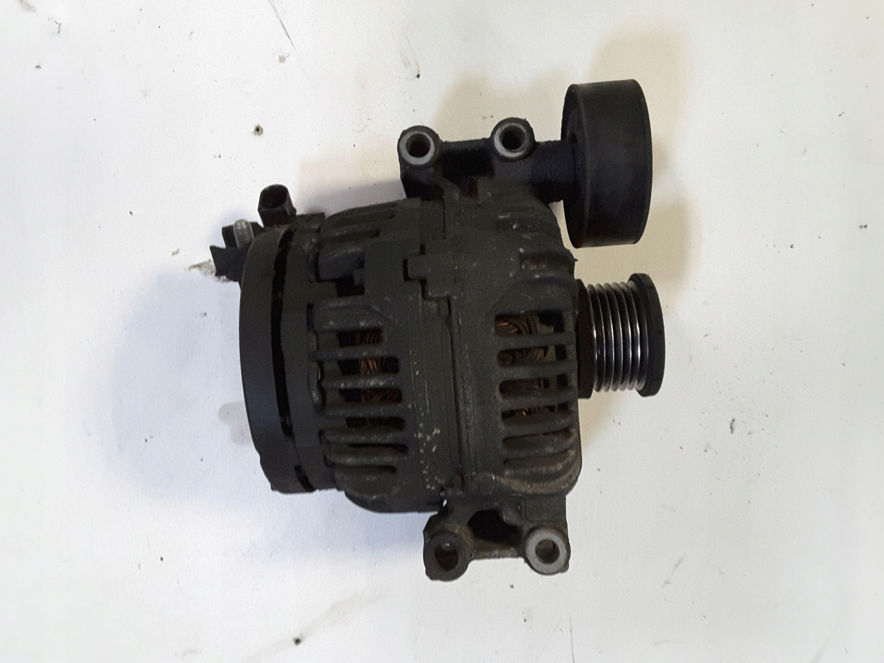 

Генератор BMW e90 e87 e46 n46 7532964 110V под заказ 2-4 дн