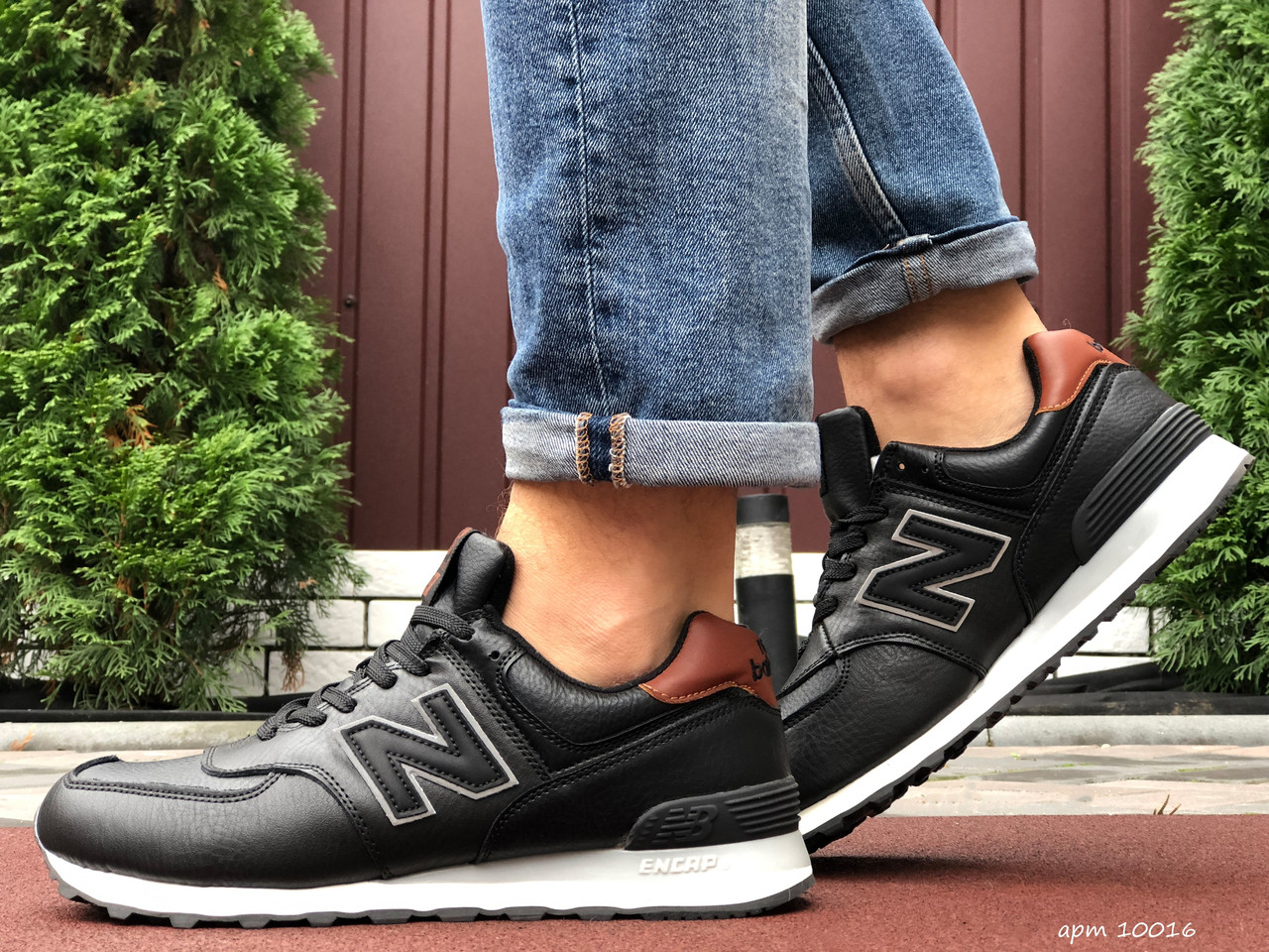 

Кросівки чоловічі в стилі New Balance 574 чорні з коричневим ( зима ) 41, Черный