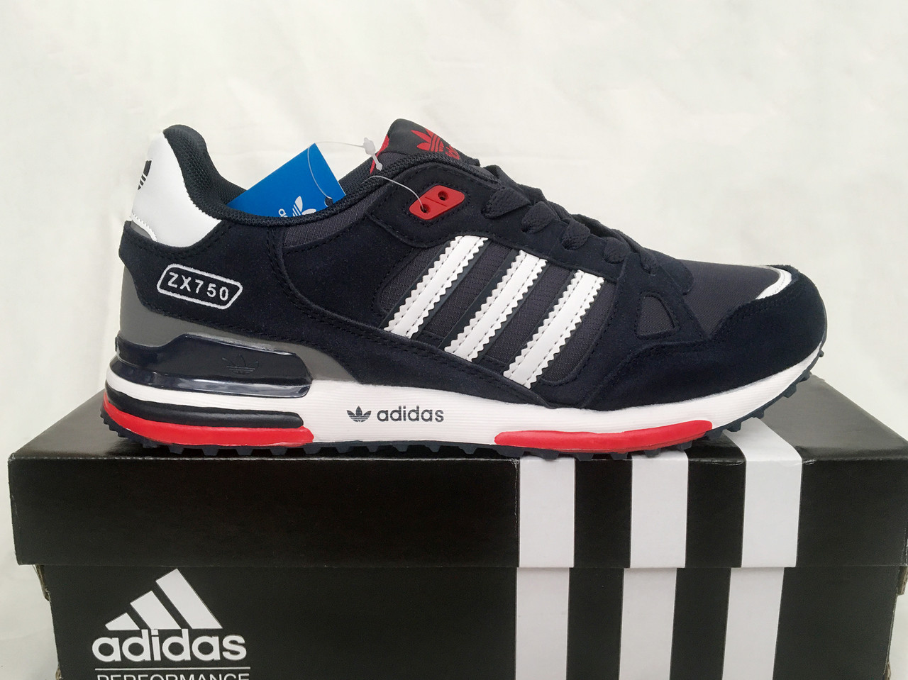 

Мужские кроссовки Adidas zx750. Размер 44, 45, 46, Синий