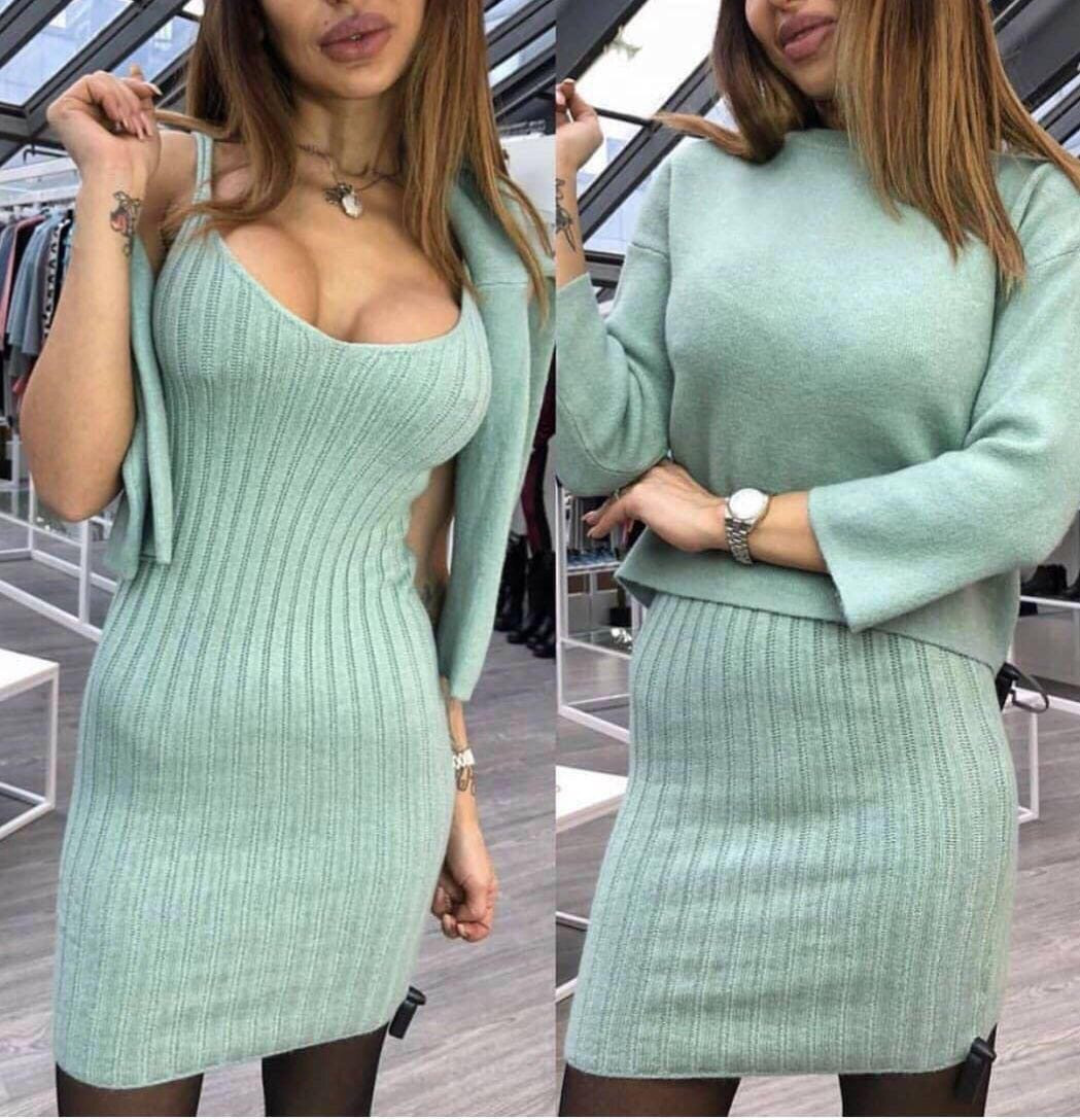 

Женское платье мини со свитером