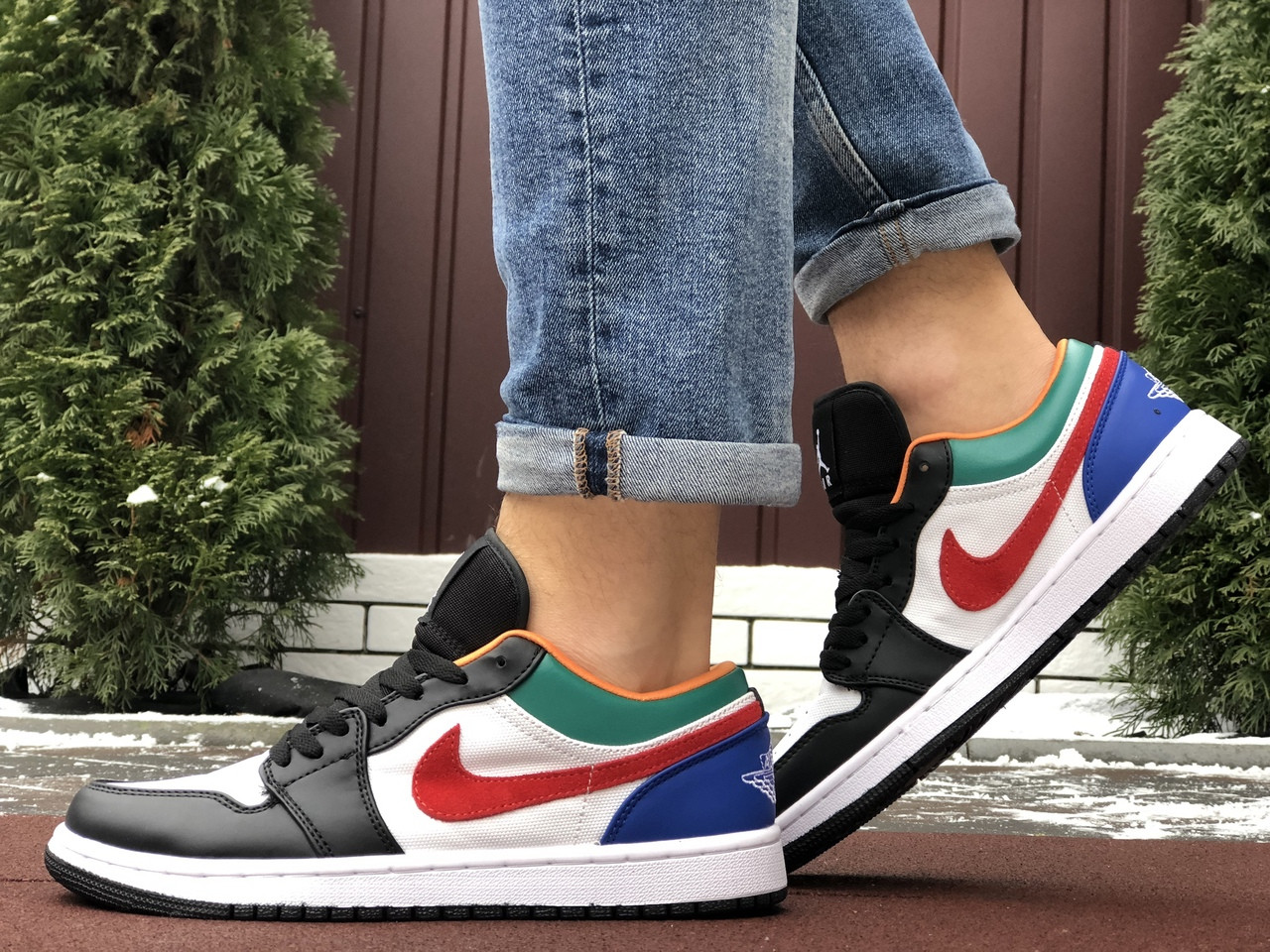 

Кеды мужские Nike Air Jordan 1 Low белые с красным\синие 43, Разные цвета