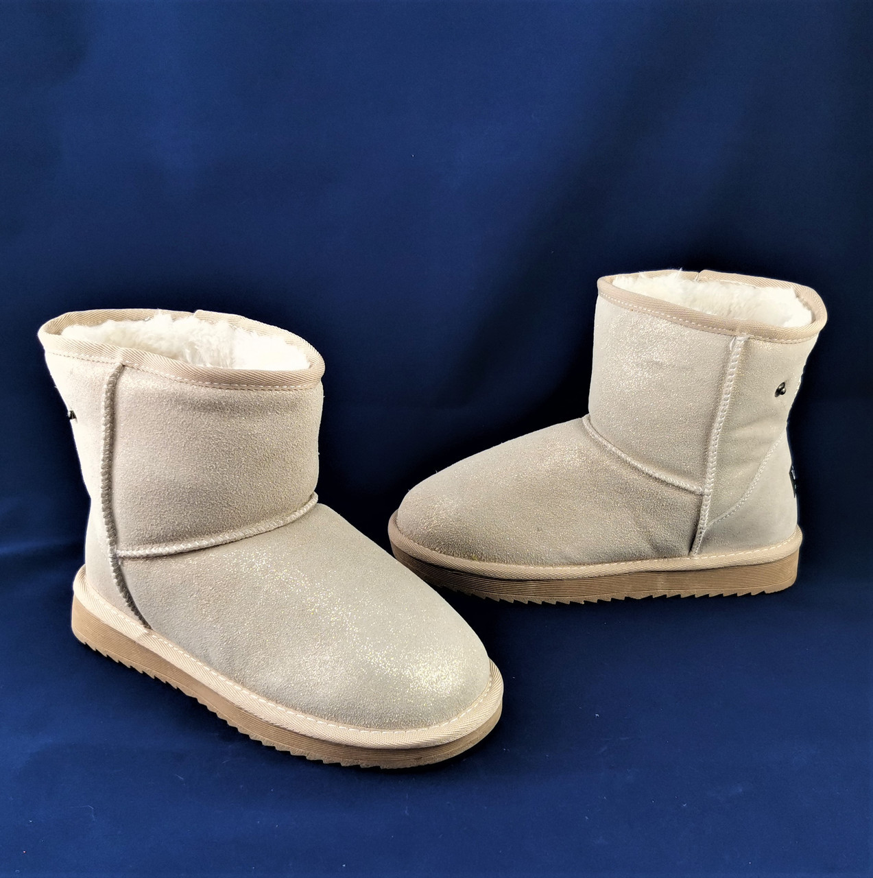 

Женские зимние Ботинки UGG Уги Сапоги на меху Бежевые (р. 36,37,38,40) 24.5, 39, Бежевый