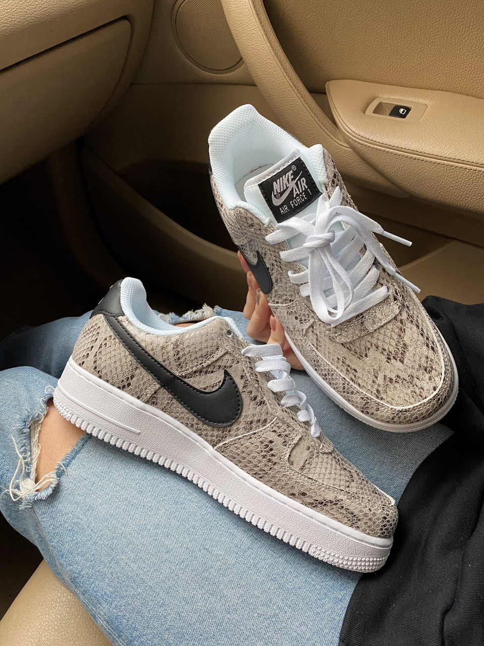 

Стильные кроссовки Nike Air Force 1 Low Snakeskin