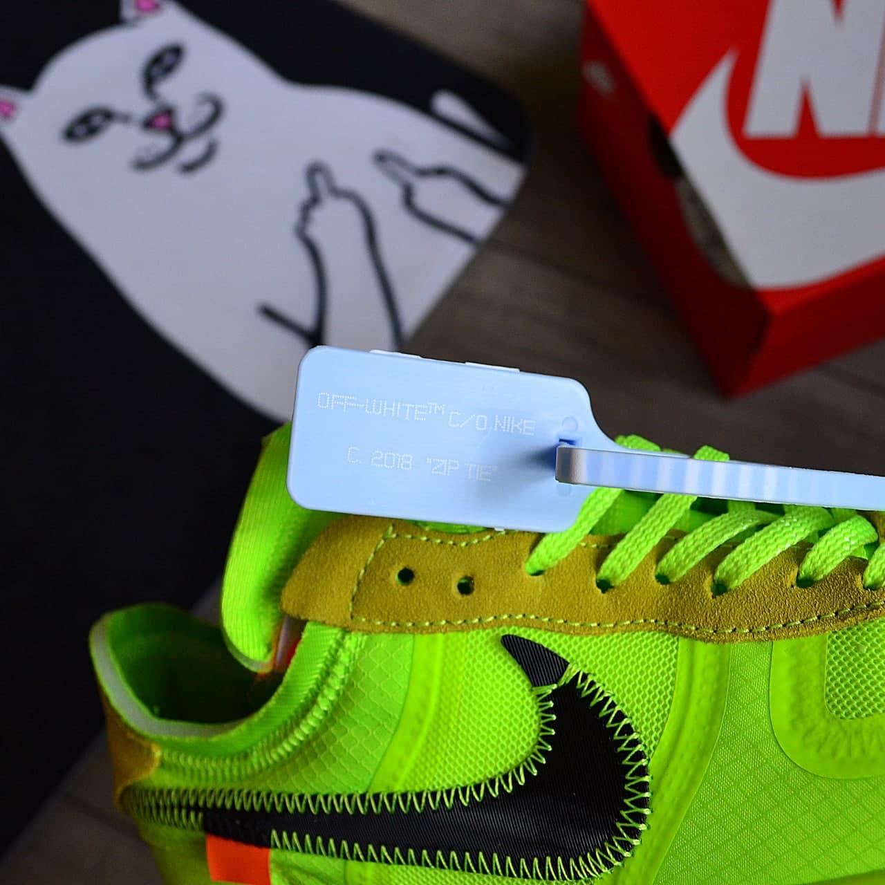 

Кроссовки Off-White x Nike Air Force 1 Volt 40 | 41 | 42 | 43 | 44 | 45 44