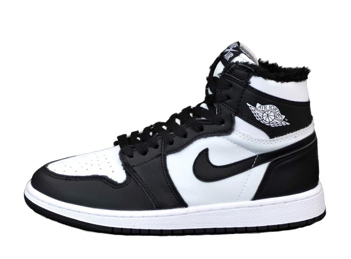 

Женские зимние кроссовки Nike Air Jordan 1 Retro High Black White / Найк Аир Джордан 1 Ретро Хай Черные Белые, Черно-белый