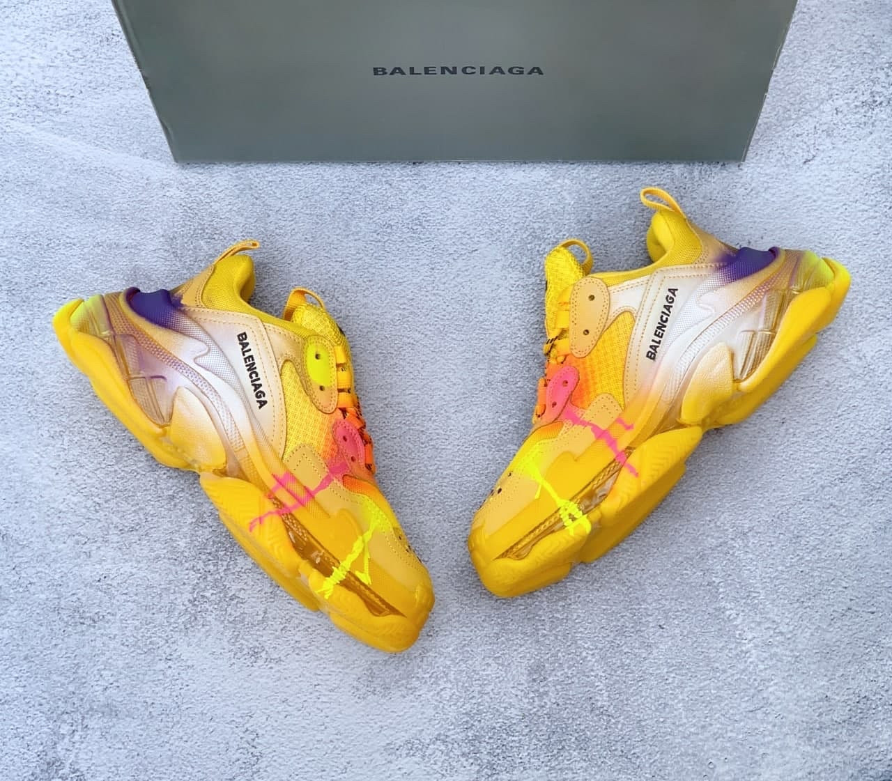 

Кроссовки Balenciaga Triple S Clear Sole Yellow Multi 39, Разноцвет