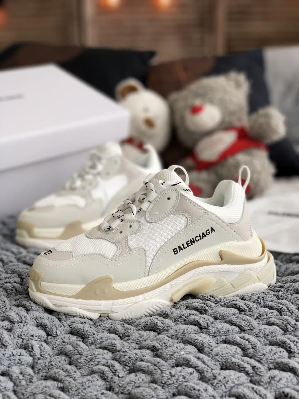 

Женские кроссовки Balenciaga Triple S Cream White / Баленсиага Трипл С Кремовые Белые 39, Белый