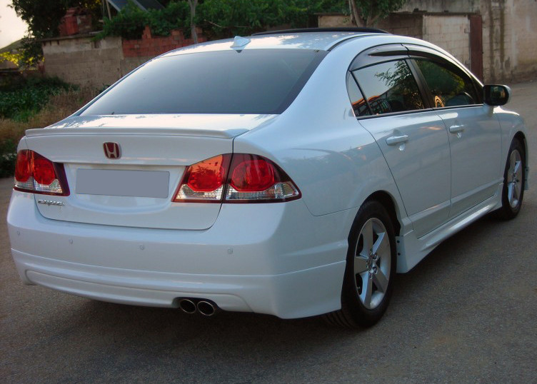 

Honda Civic Sedan VIII 2006-2011 гг. Накладка на задний бампер (под покраску)