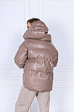 Об'ємна Куртка Жіноча подовжена ззаду з об'ємним капюшоном Еко-шкіра, фото 4