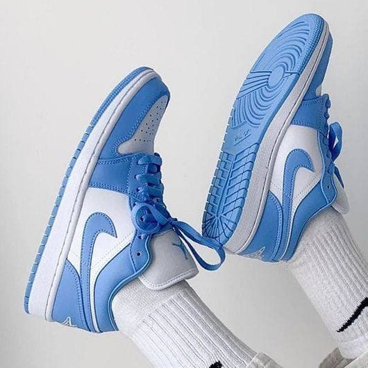 

Nike Air Jordan 1 Low White Blue | кроссовки женские; голубые/белые; осенние/весенние, Голубой