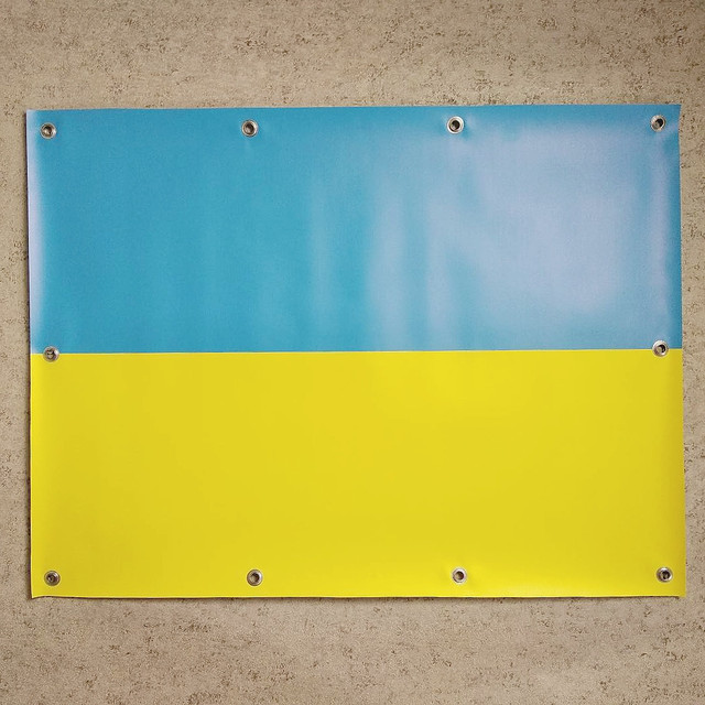 Флаг Украины баннерный с люверсами 