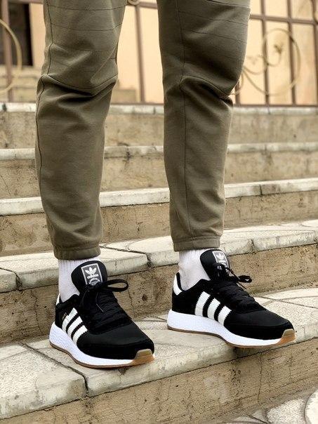 

Черные кроссовки Adidas Iniki из текстиля 42